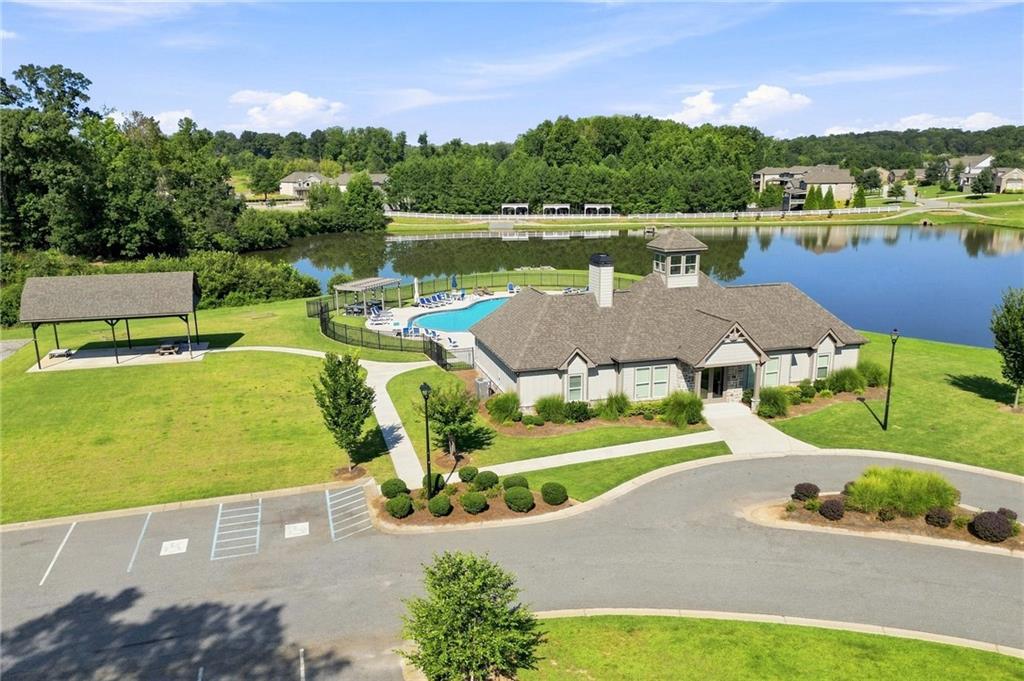 3925 Amberhill Circle