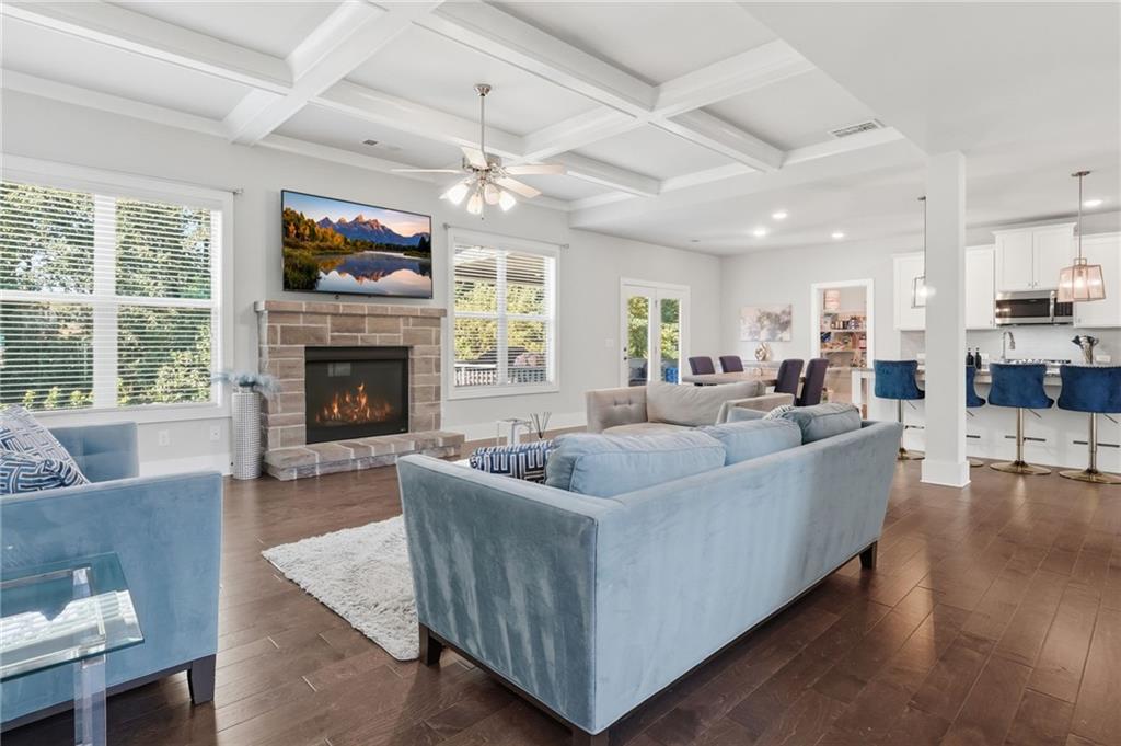 3925 Amberhill Circle
