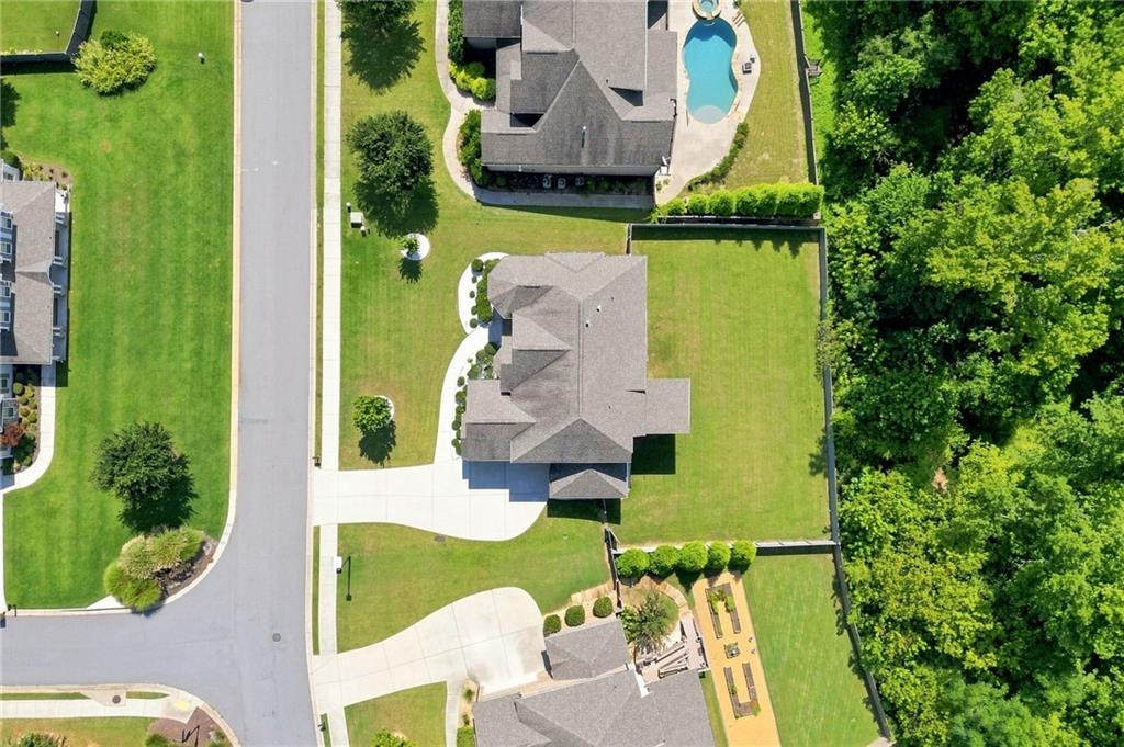 3925 Amberhill Circle