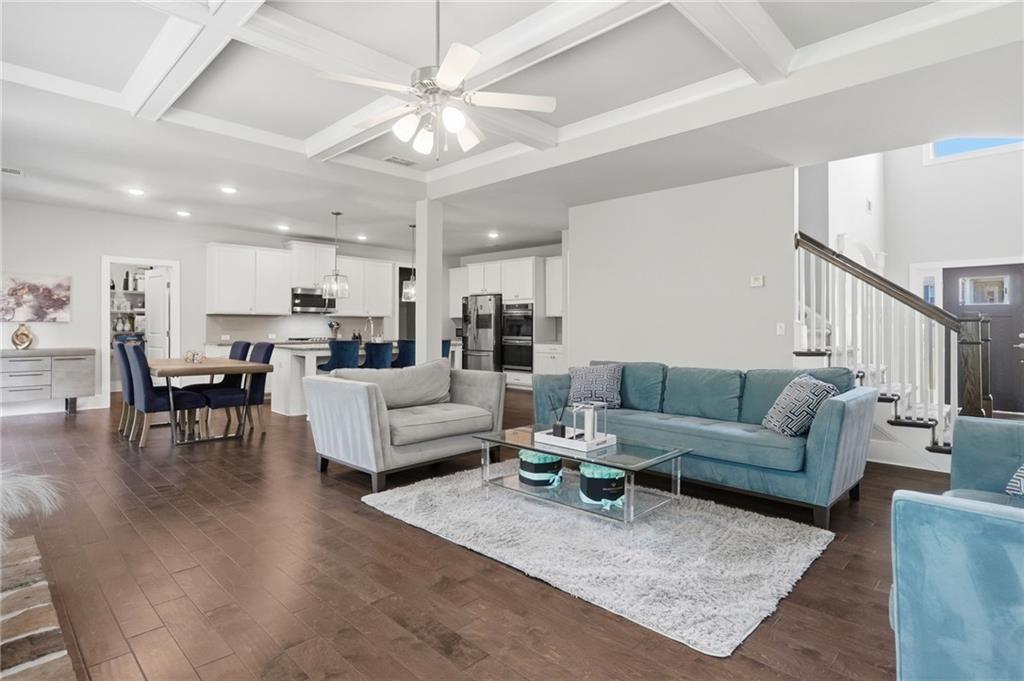 3925 Amberhill Circle