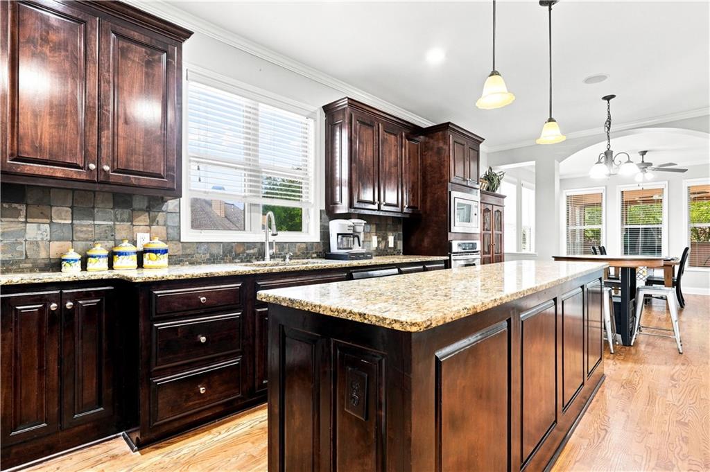 8915 Maple Run Trail