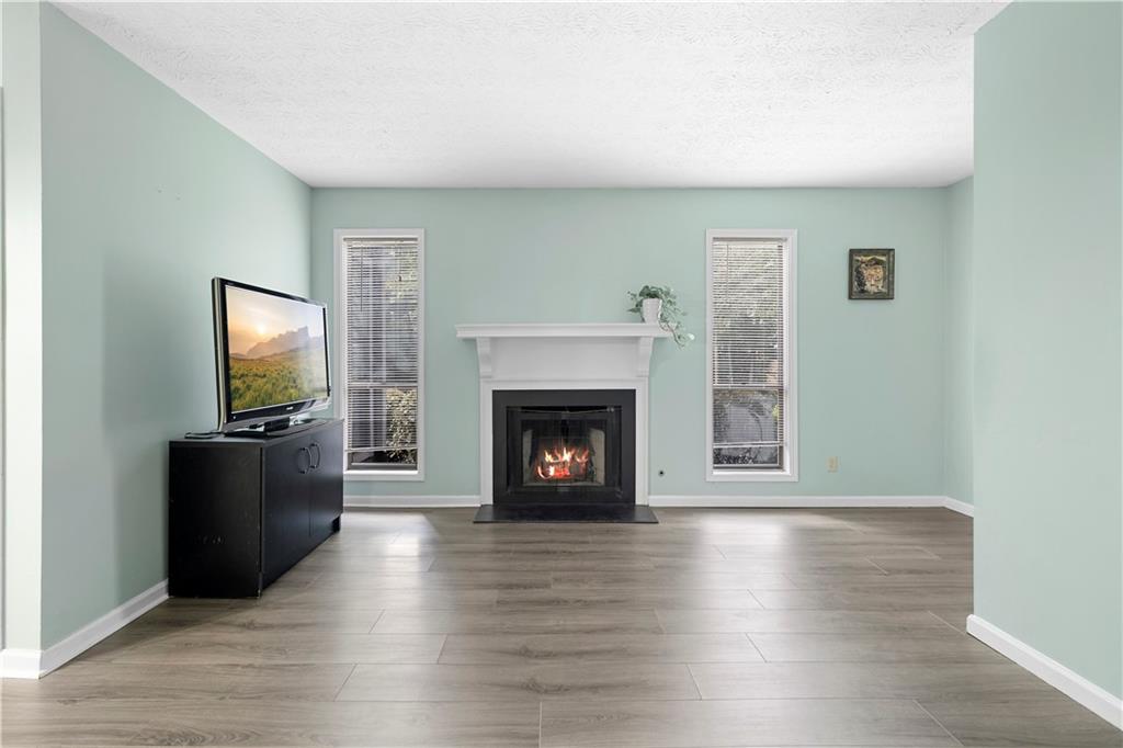 5077 Woodridge Way