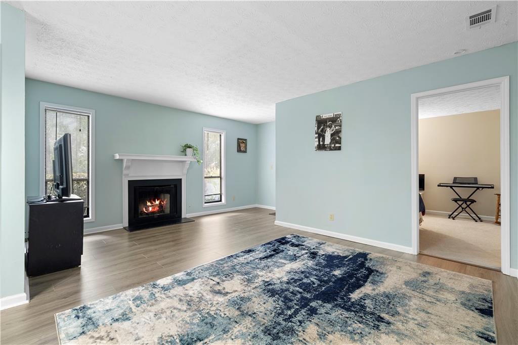 5077 Woodridge Way