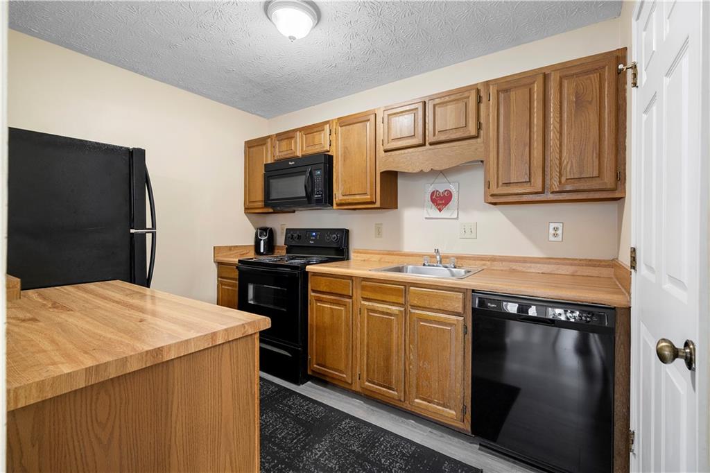 5077 Woodridge Way