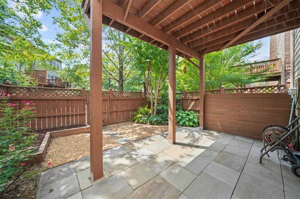 12 Rockland Place