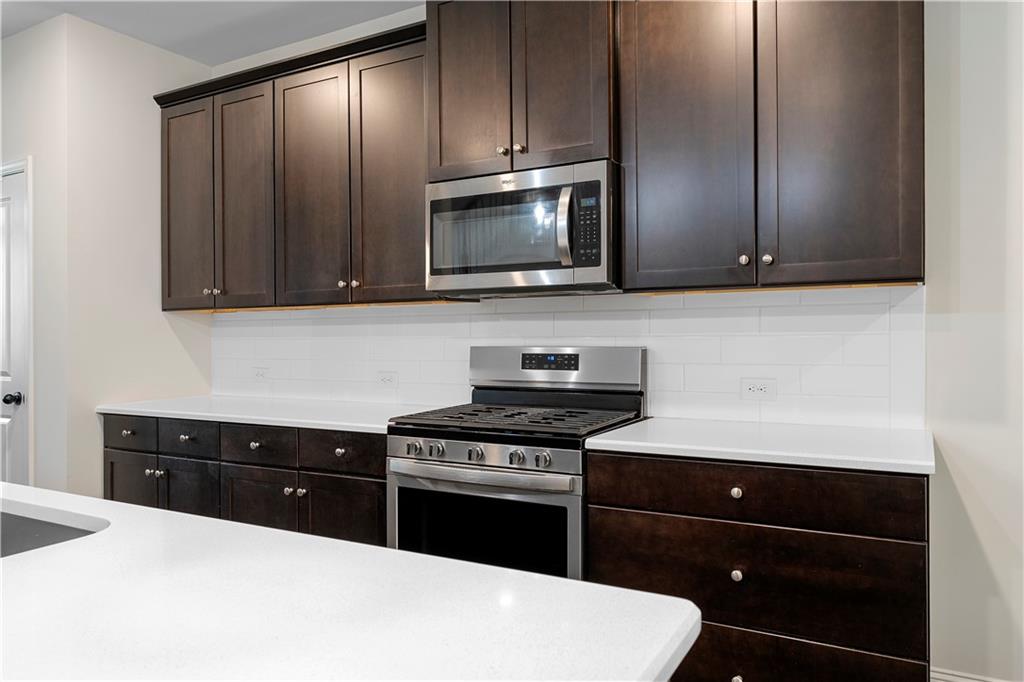 225 Gallant Fox Way