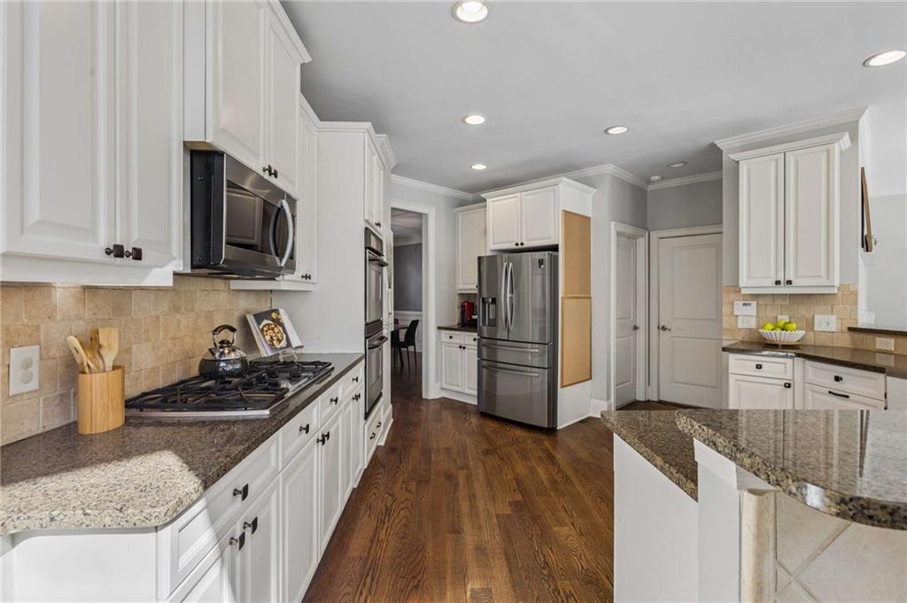 2714 Rustling Pines Court