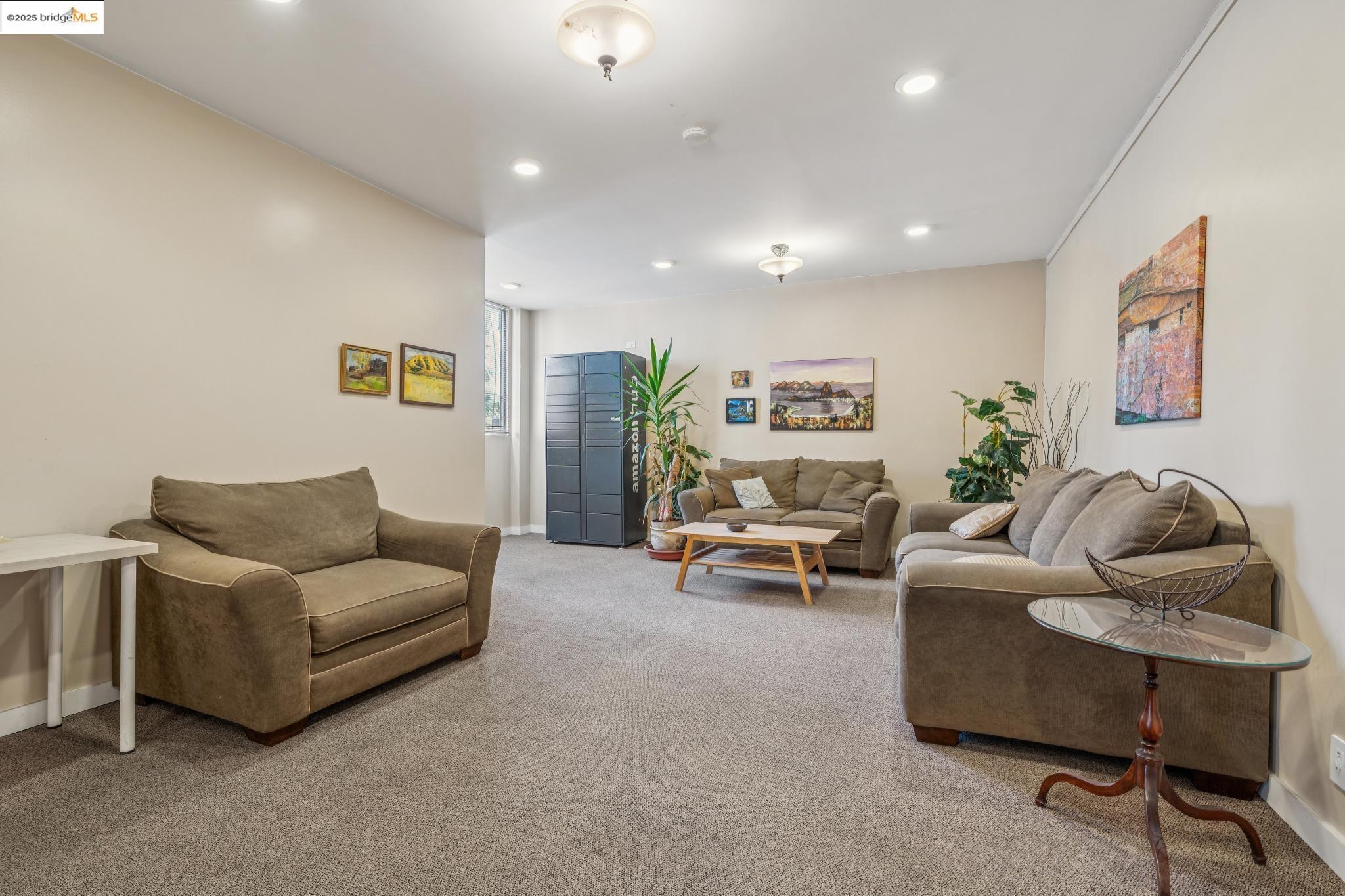 85 Vernon St # 305