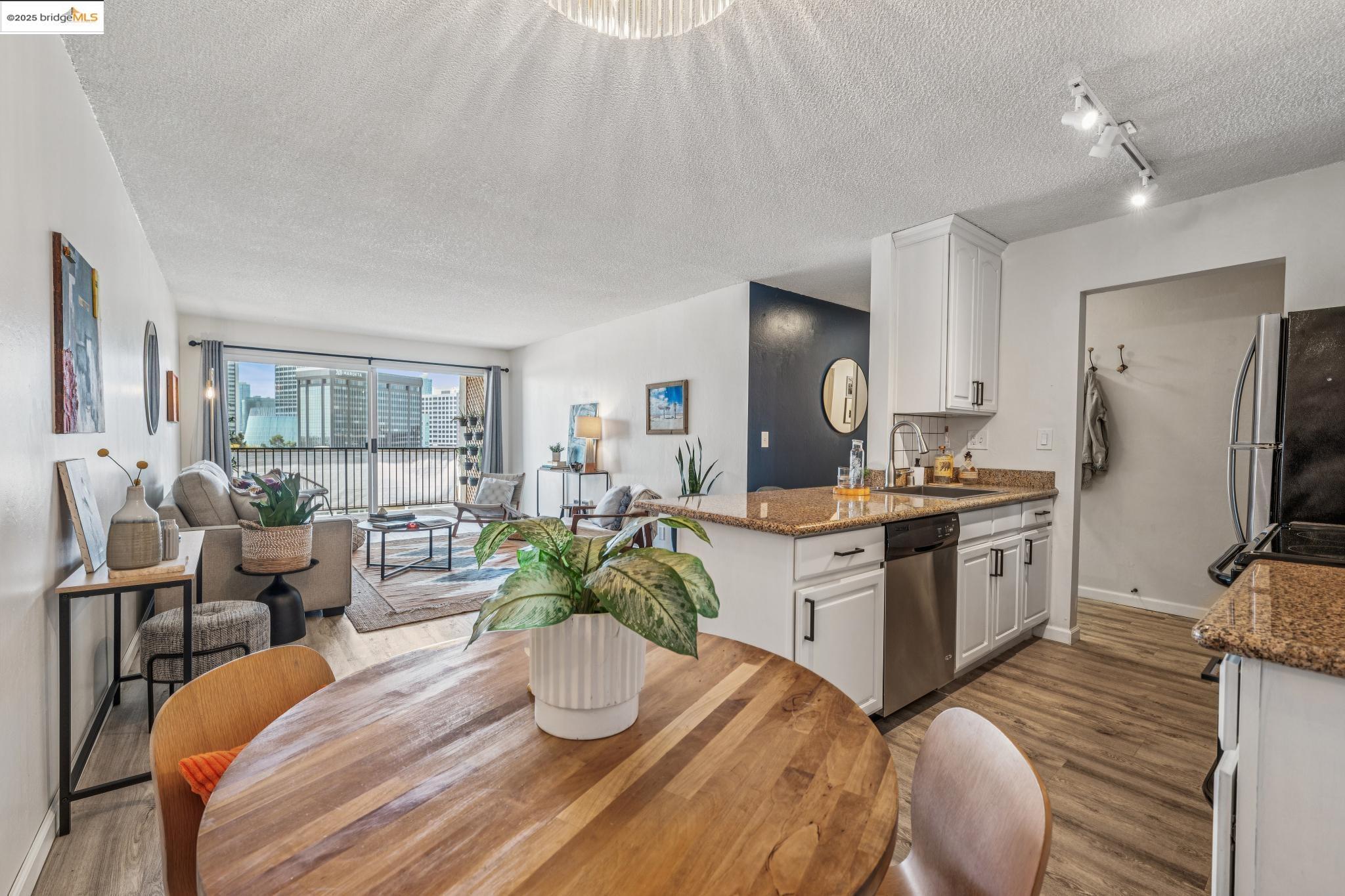 85 Vernon St # 305