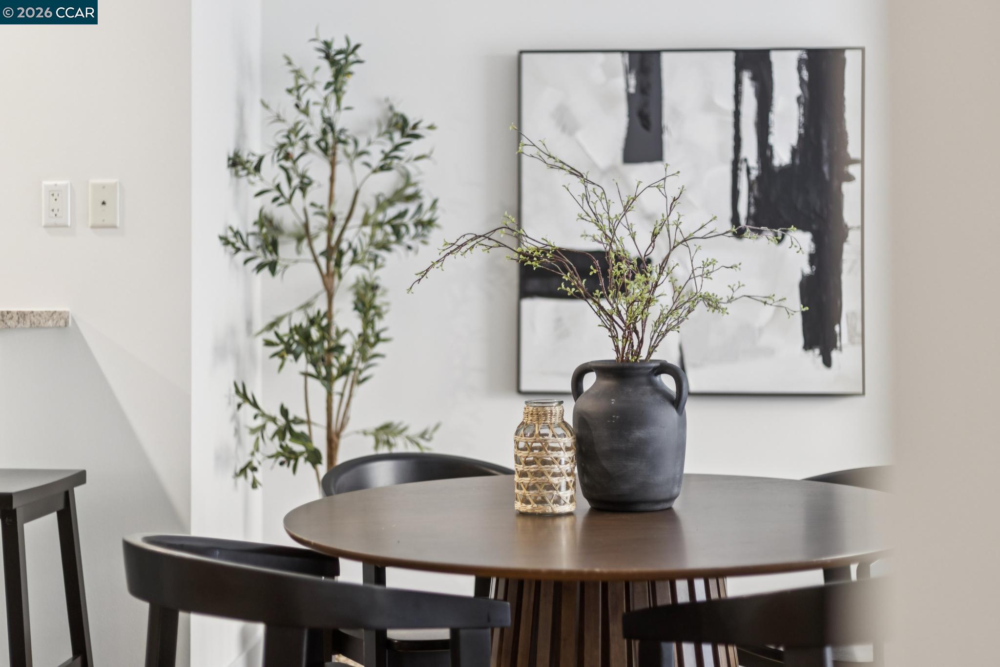 438 W Grand Ave # 432