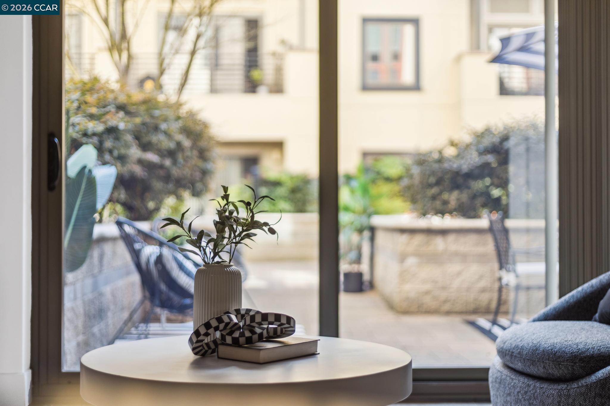 438 W Grand Ave # 432