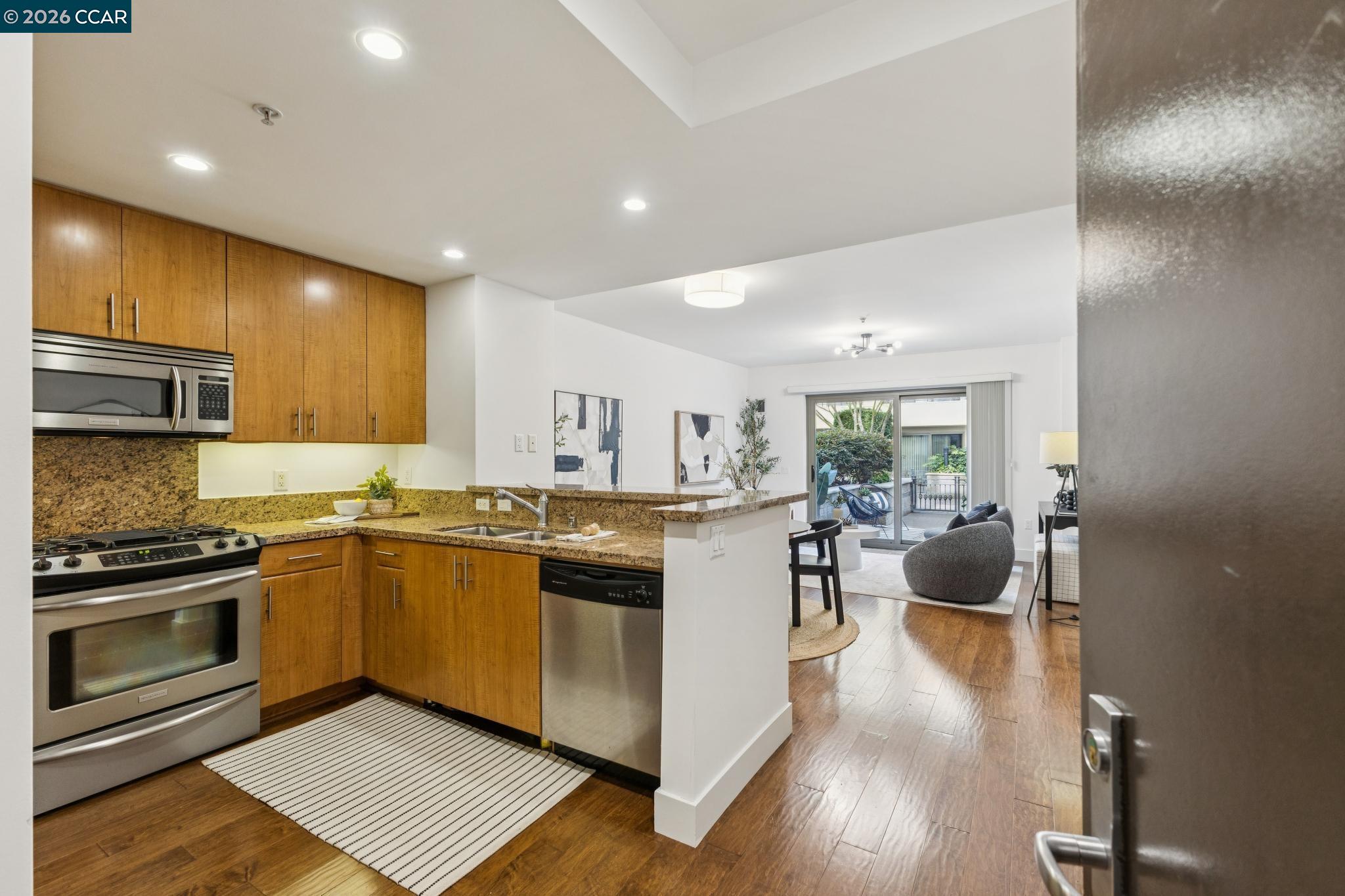 438 W Grand Ave # 432