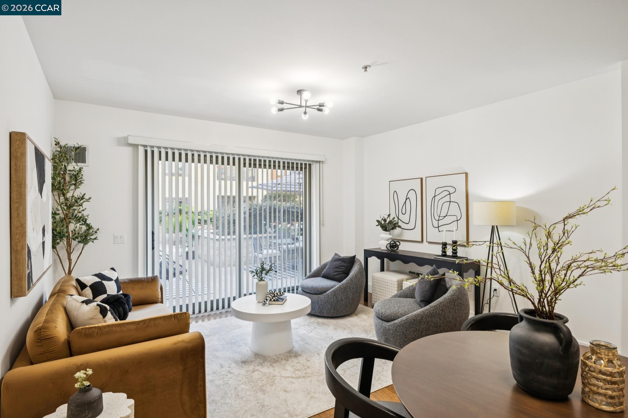 438 W Grand Ave # 432