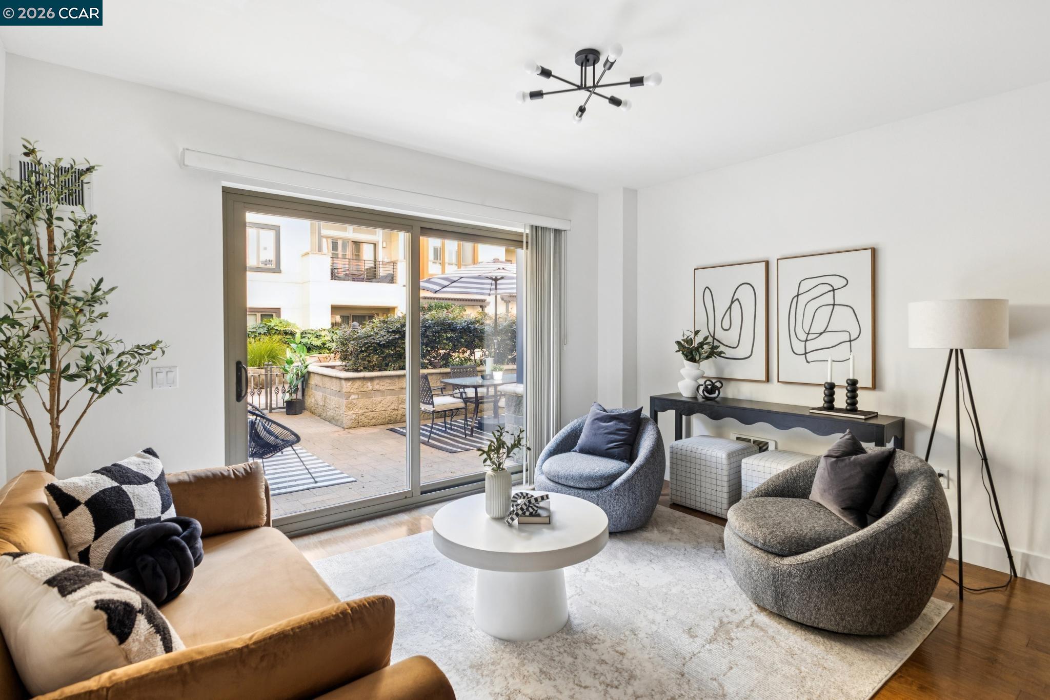 438 W Grand Ave # 432