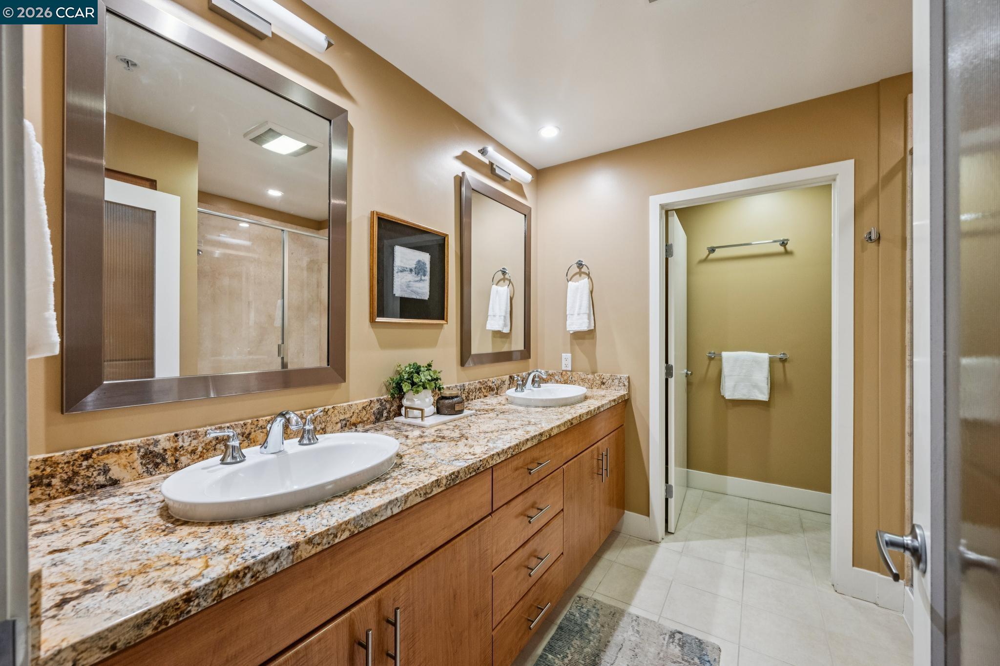 438 W Grand Ave # 405