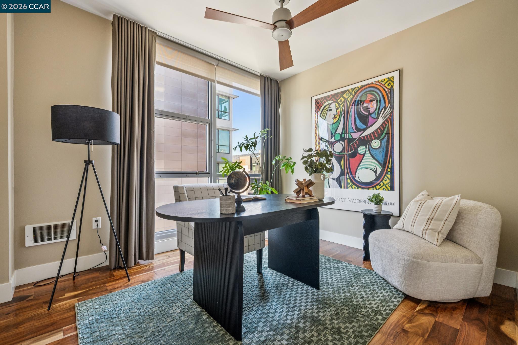438 W Grand Ave # 405