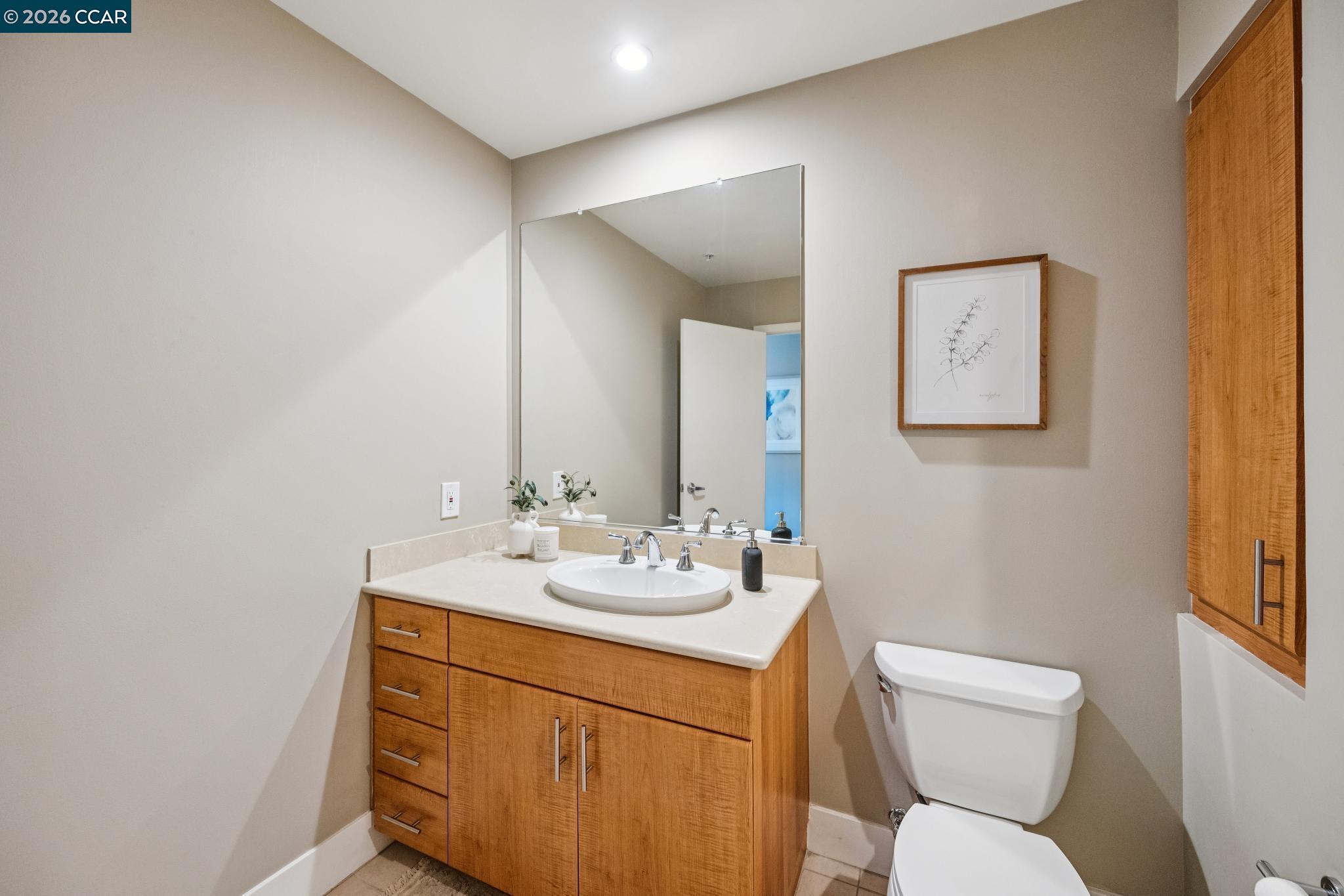 438 W Grand Ave # 405