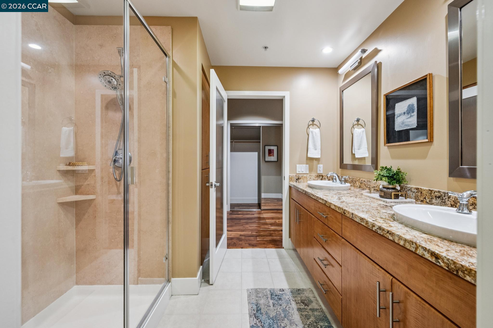 438 W Grand Ave # 405