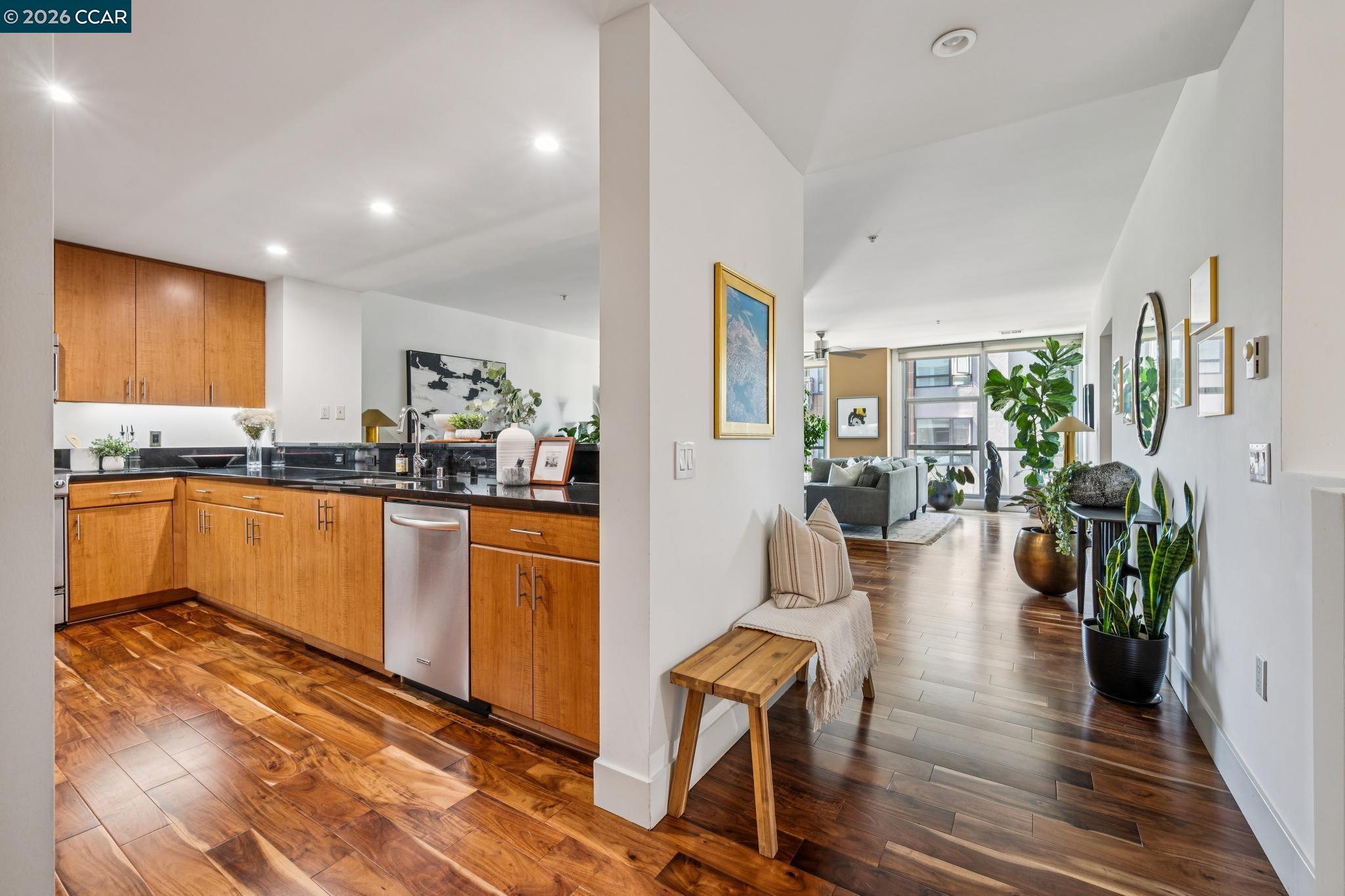 438 W Grand Ave # 405