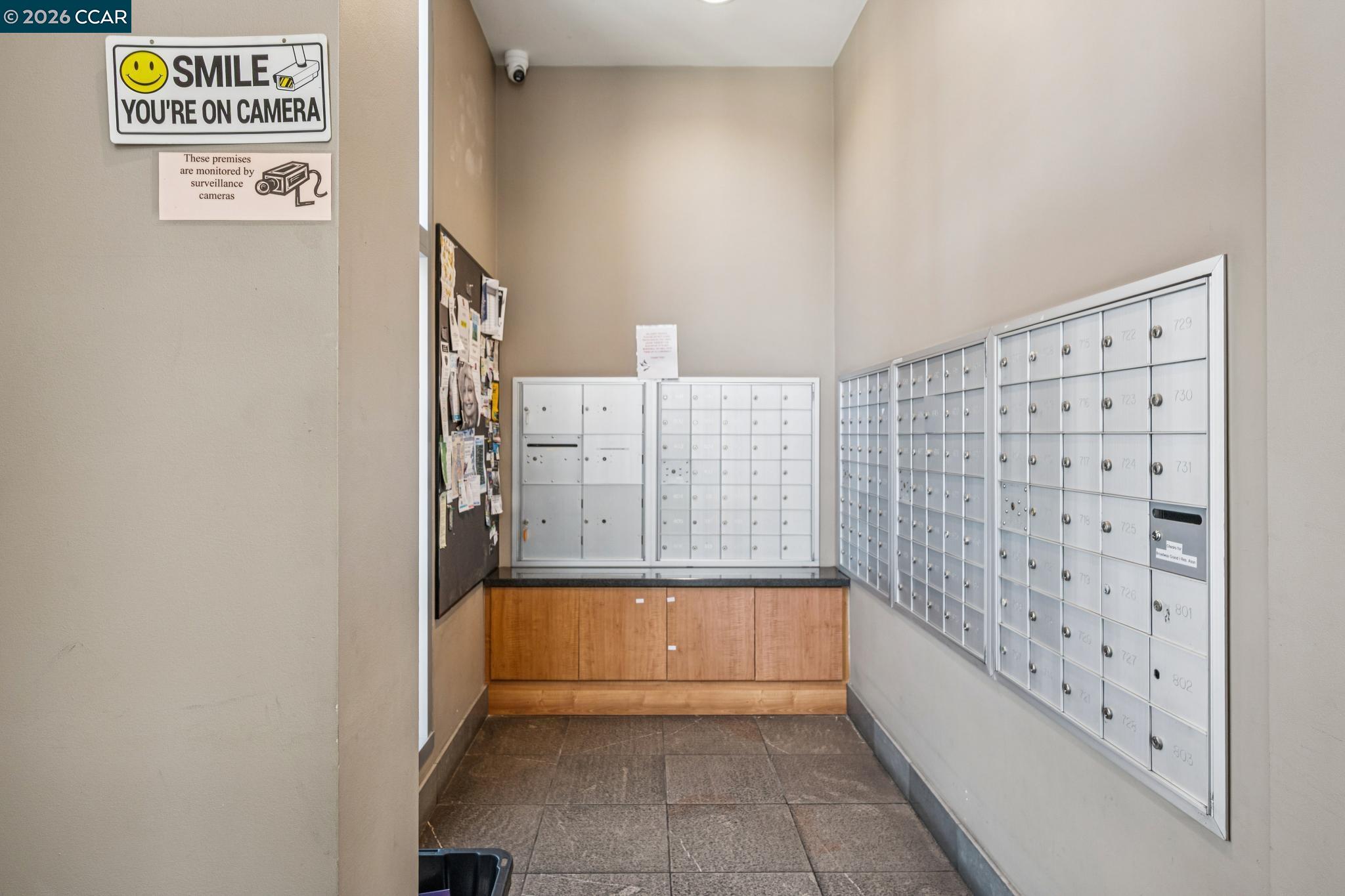 438 W Grand Ave # 405
