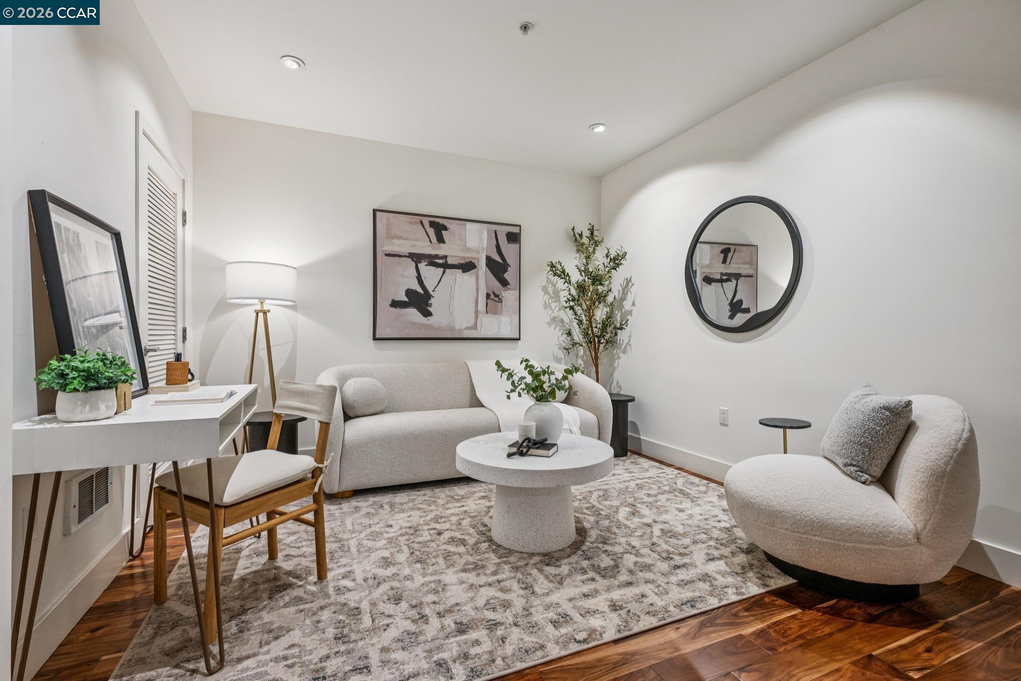 438 W Grand Ave # 405