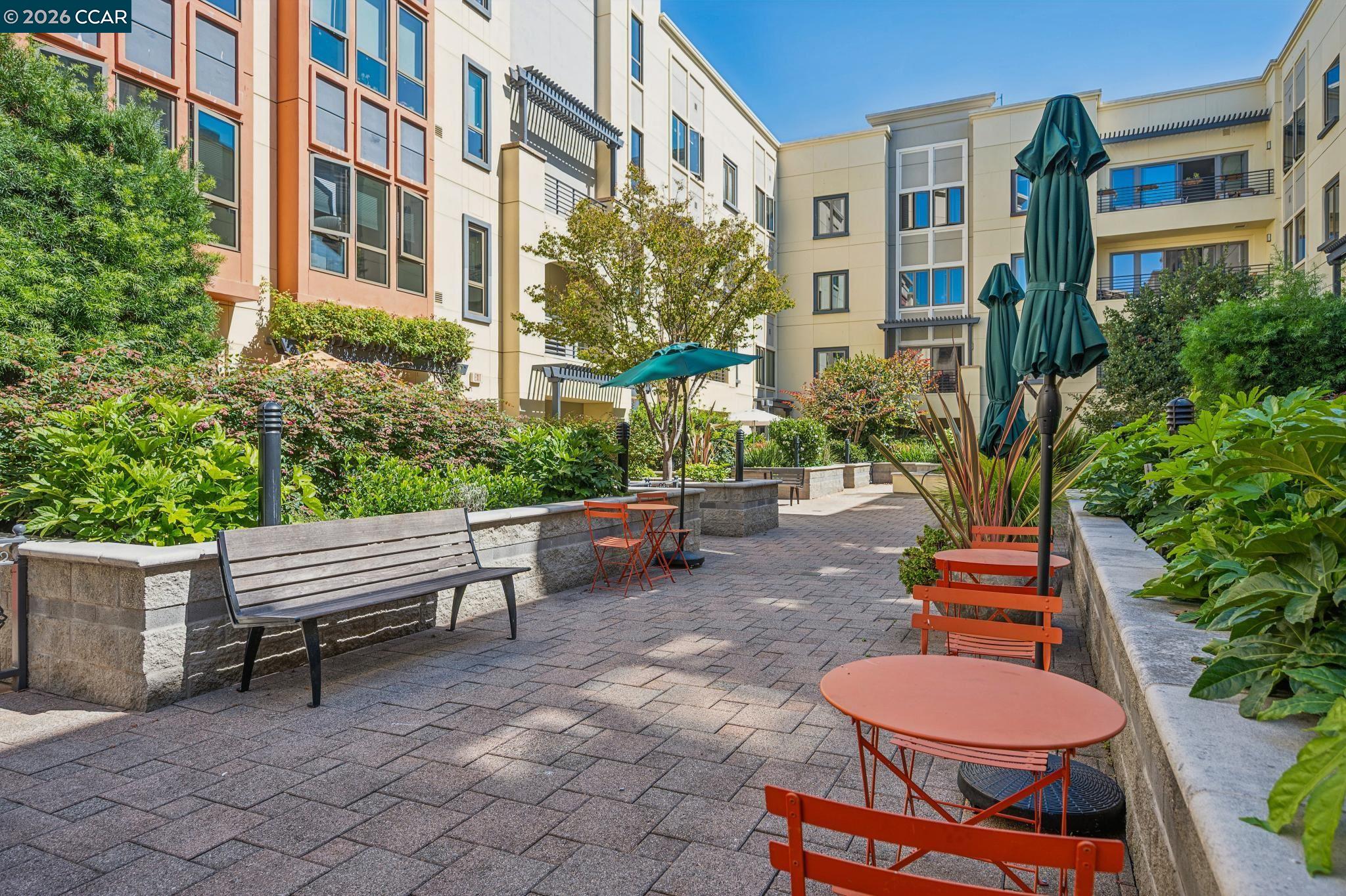 438 W Grand Ave # 405