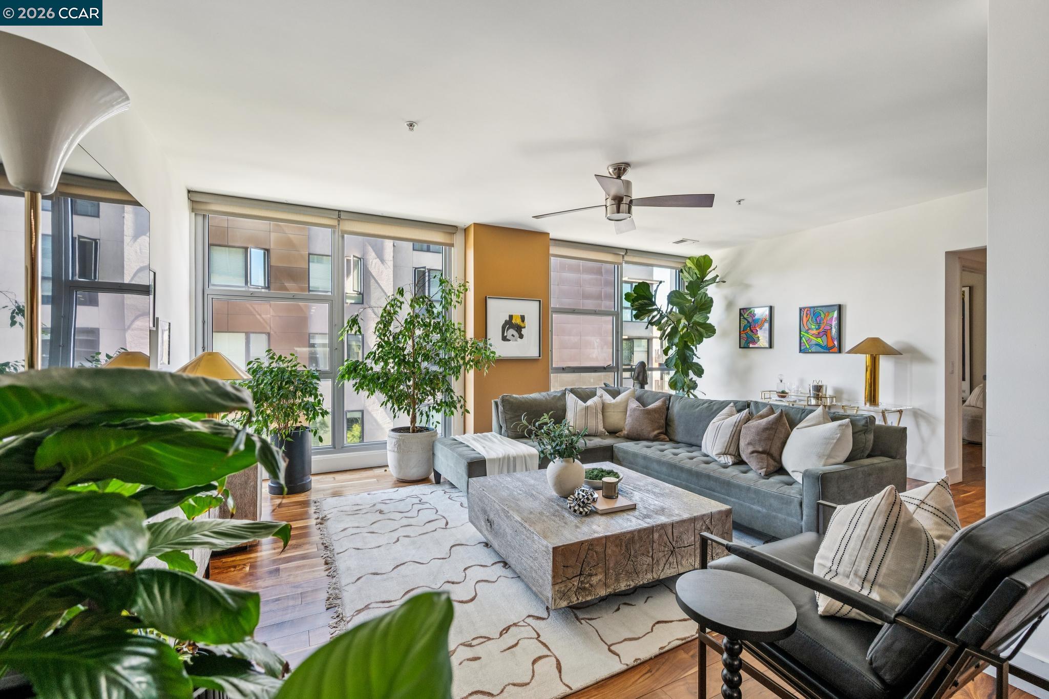 438 W Grand Ave # 405