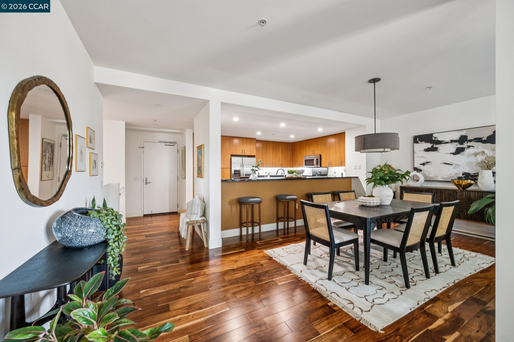 438 W Grand Ave # 405