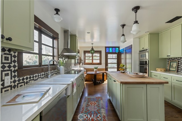 3138 Glenmanor Place