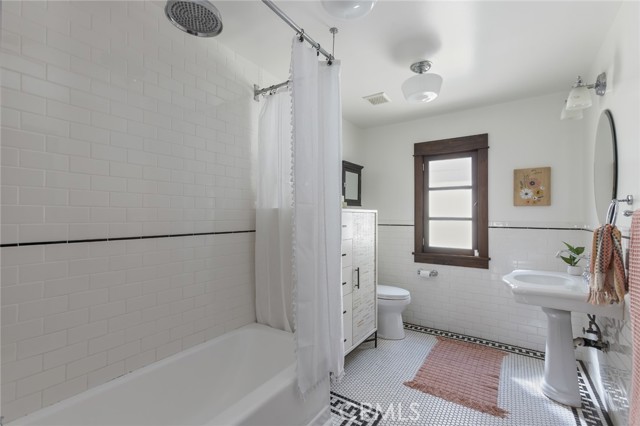 3138 Glenmanor Place