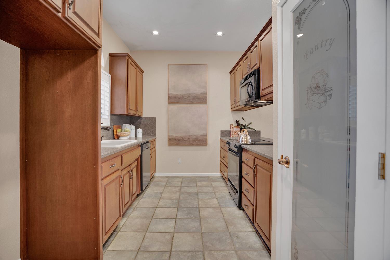 580 Shawn Vines Avenue