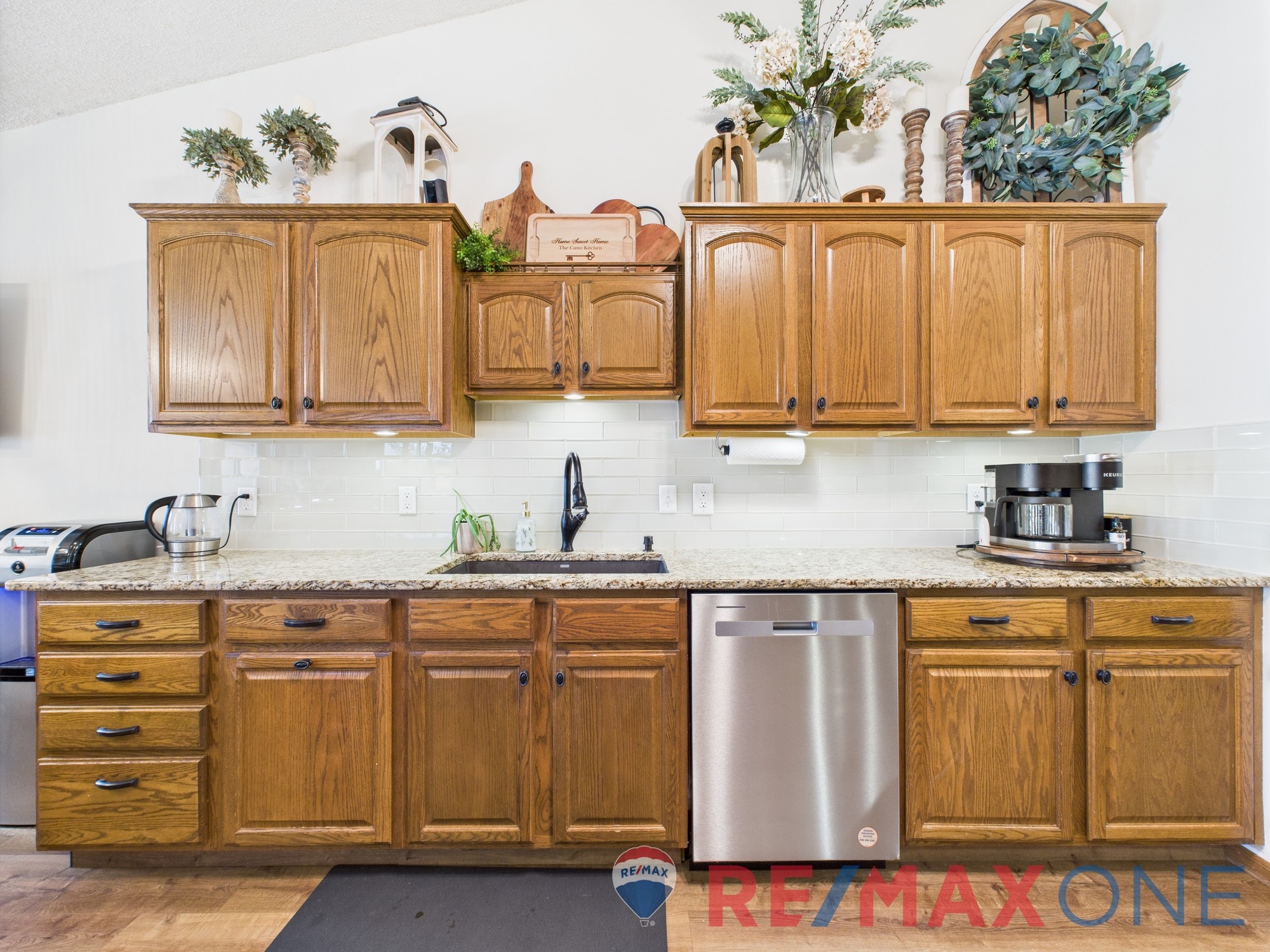 1702 Grandview Drive East