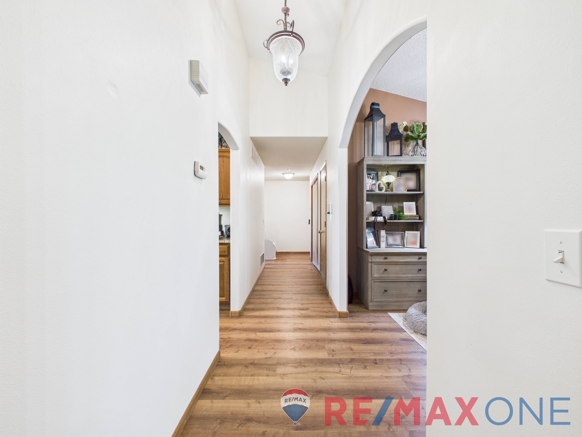 1702 Grandview Drive East