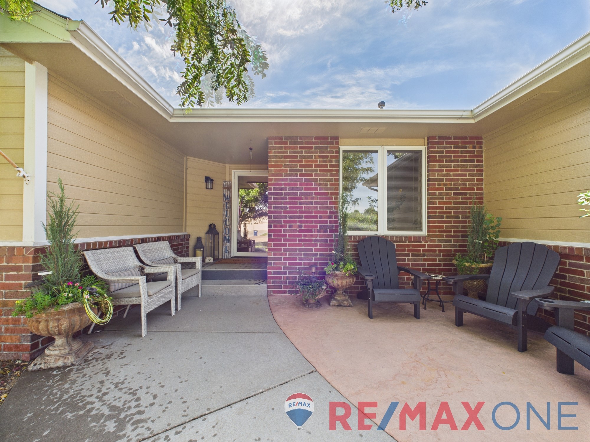 1702 Grandview Drive East