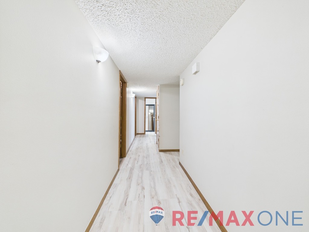 1702 Grandview Drive East