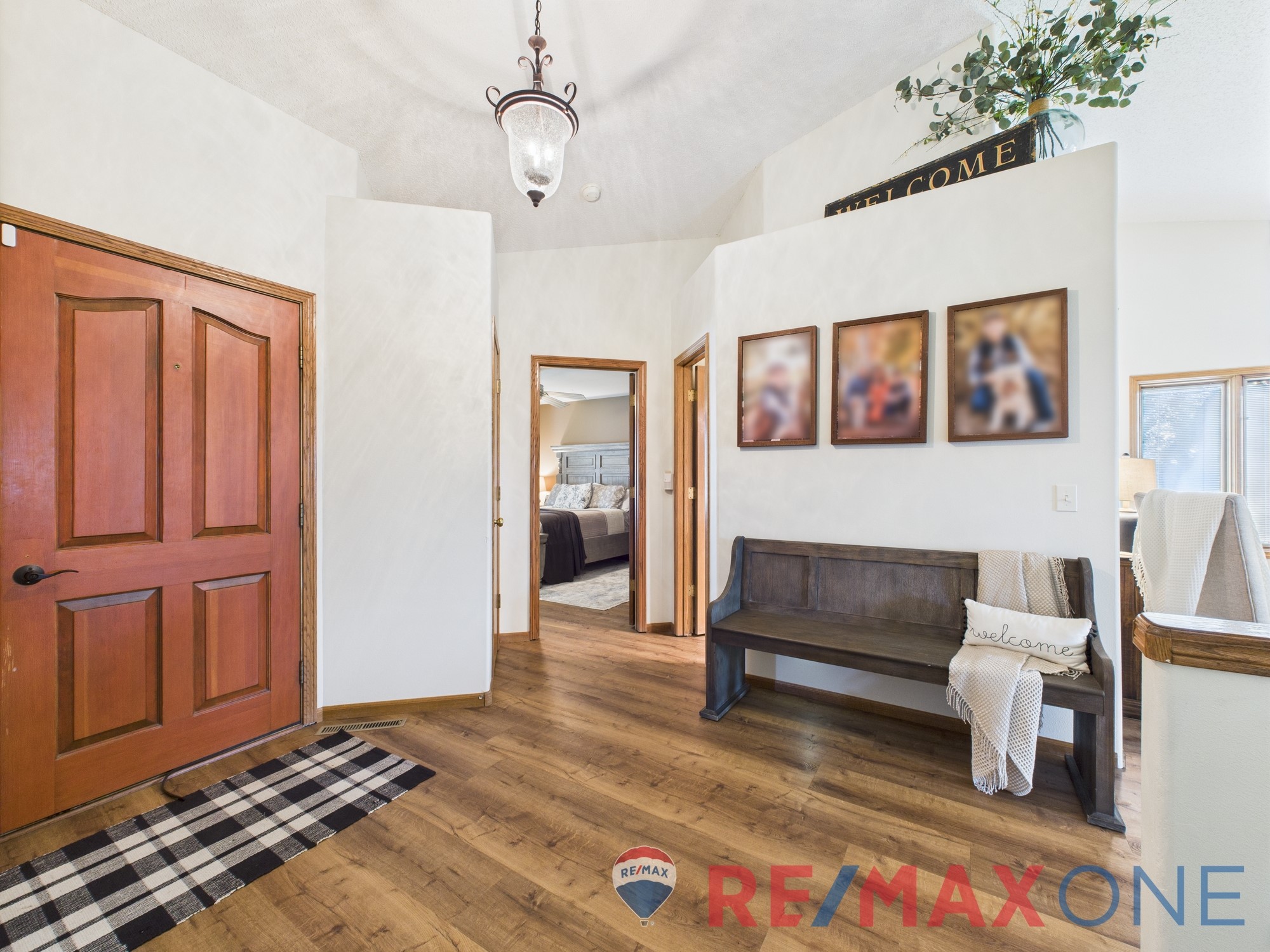 1702 Grandview Drive East