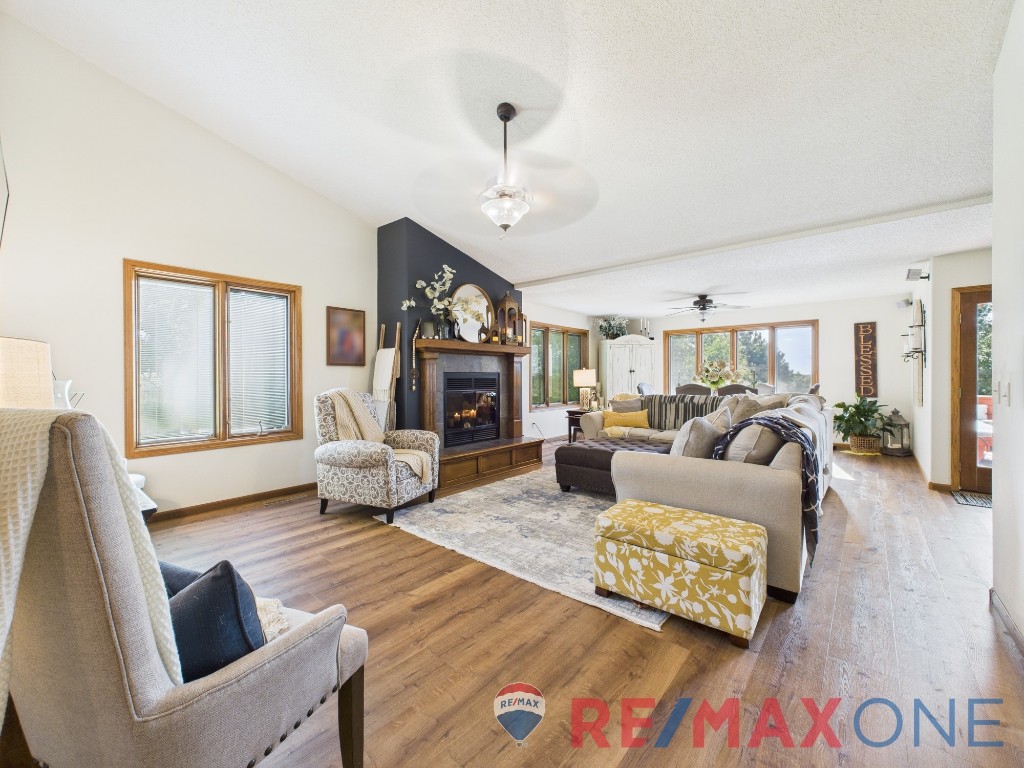 1702 Grandview Drive East