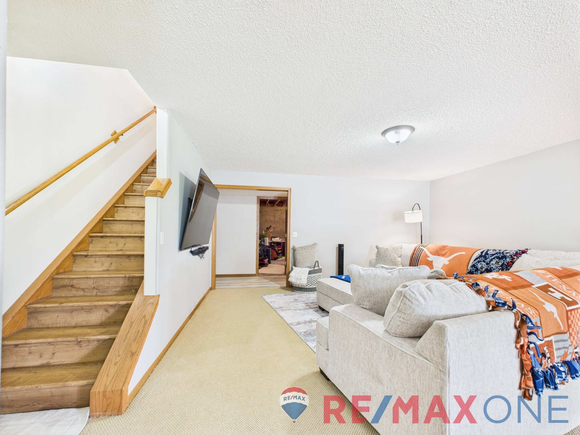 1702 Grandview Drive East