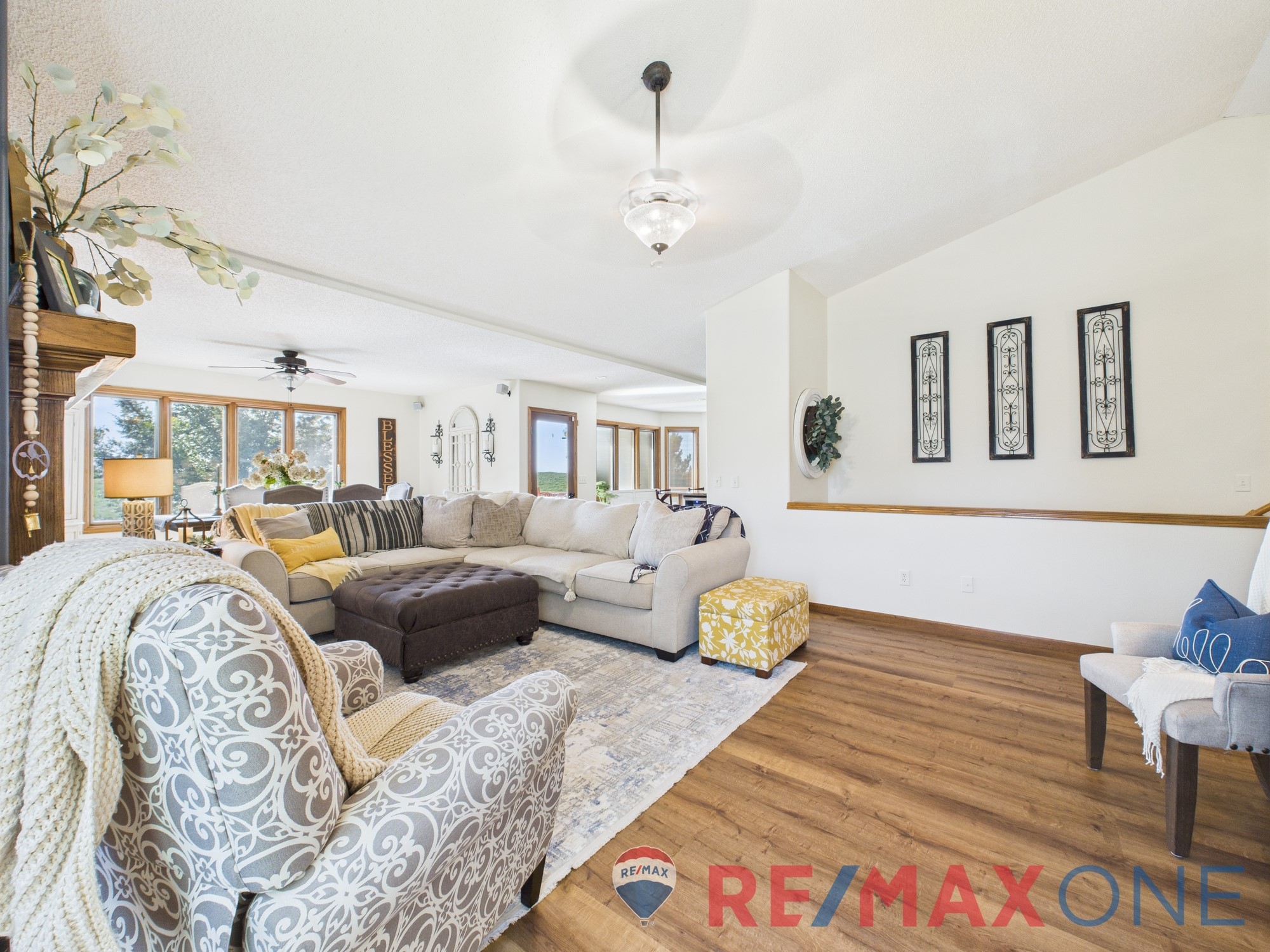 1702 Grandview Drive East