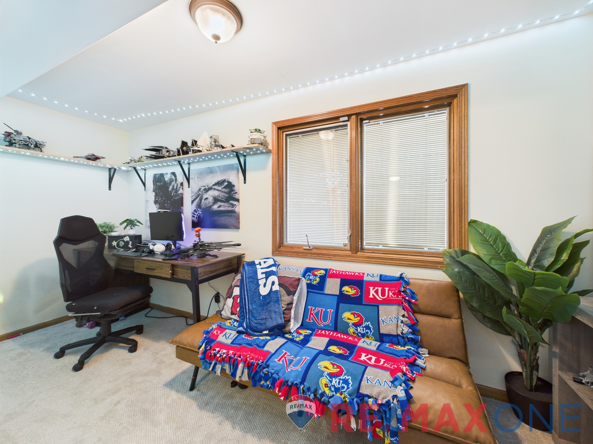 1702 Grandview Drive East