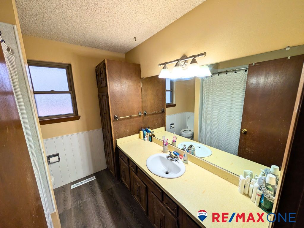 1505 East Johnson Street