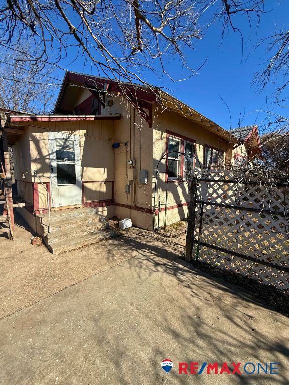 1605 North Main Street