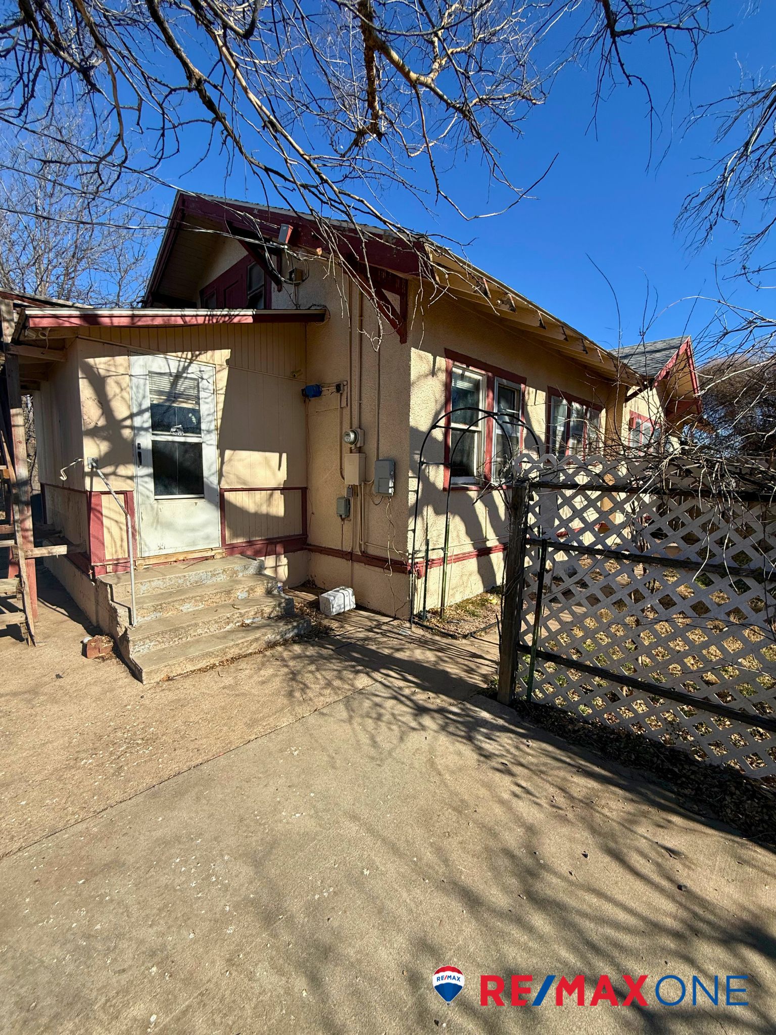 1605 North Main Street