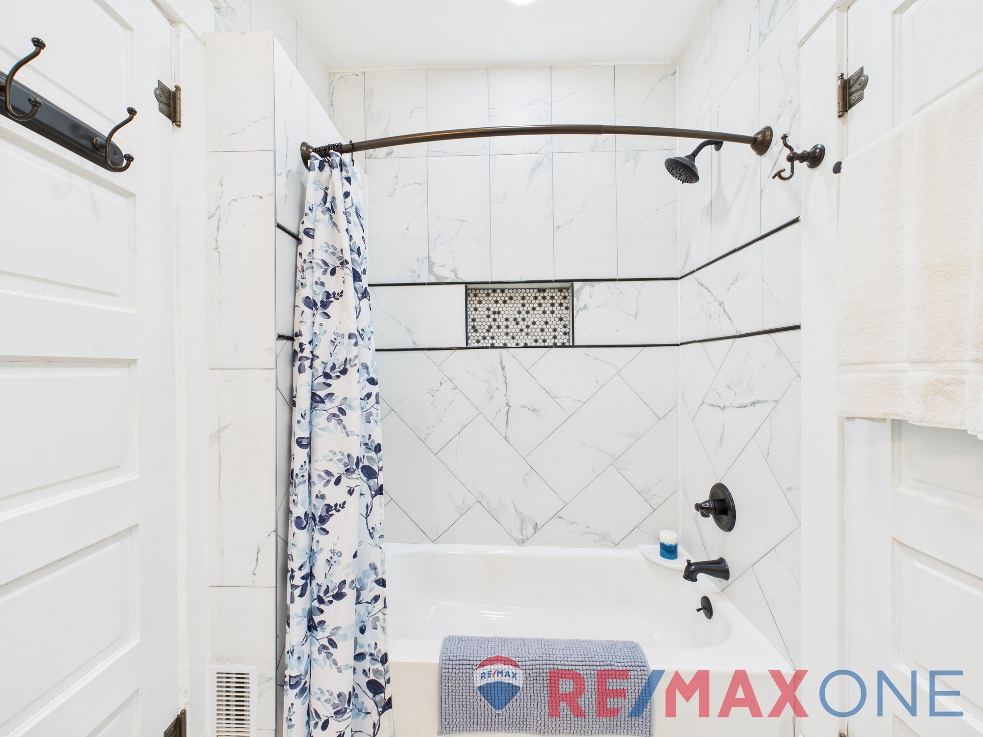 306 North 6th Street