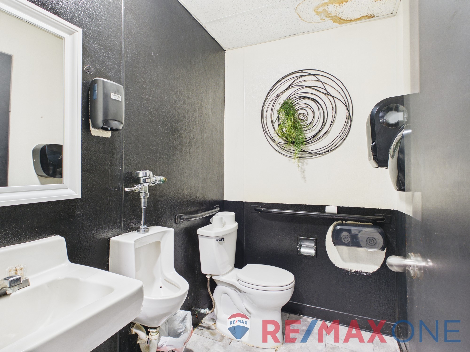 108 West Kansas Avenue