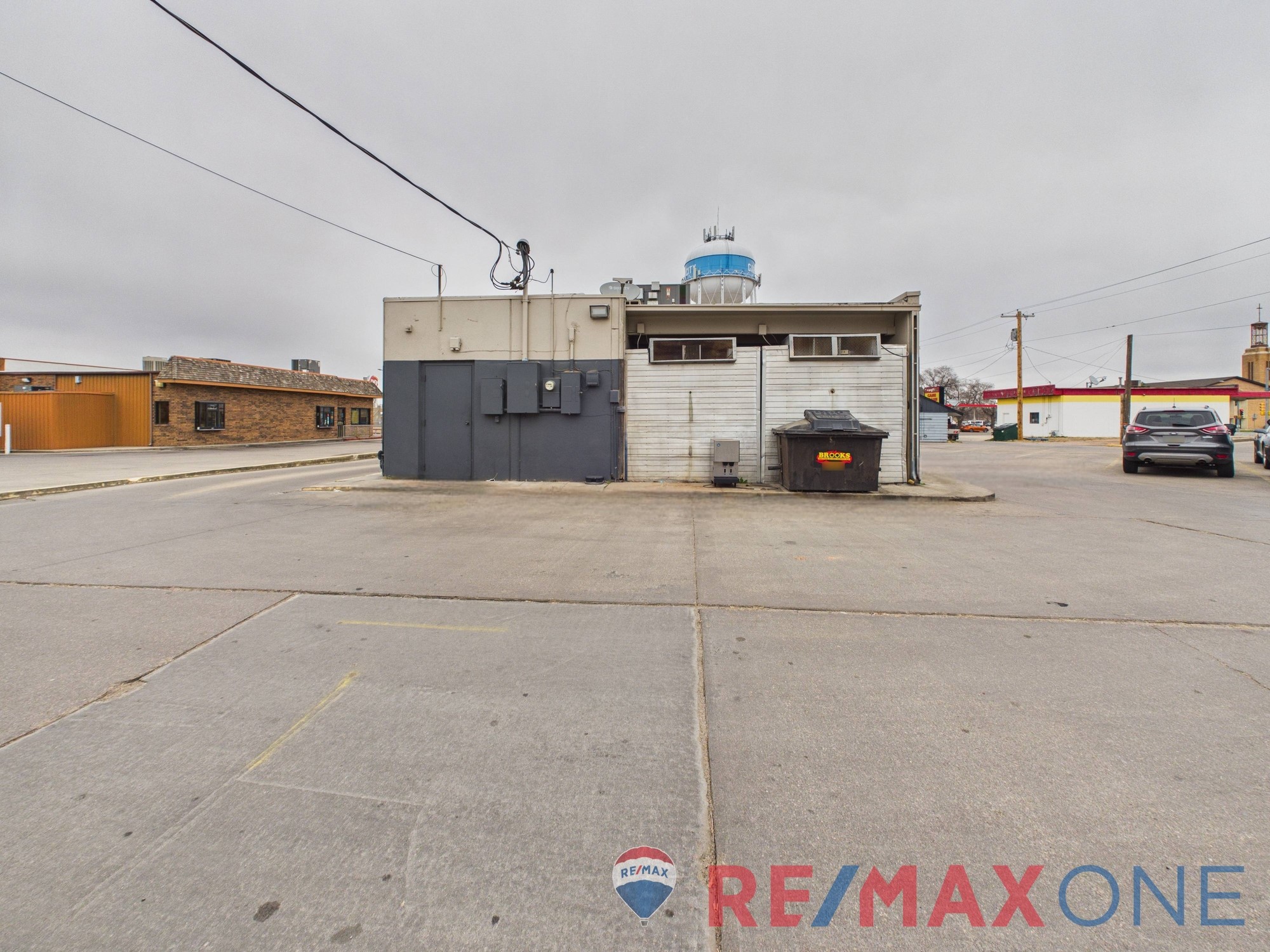 108 West Kansas Avenue