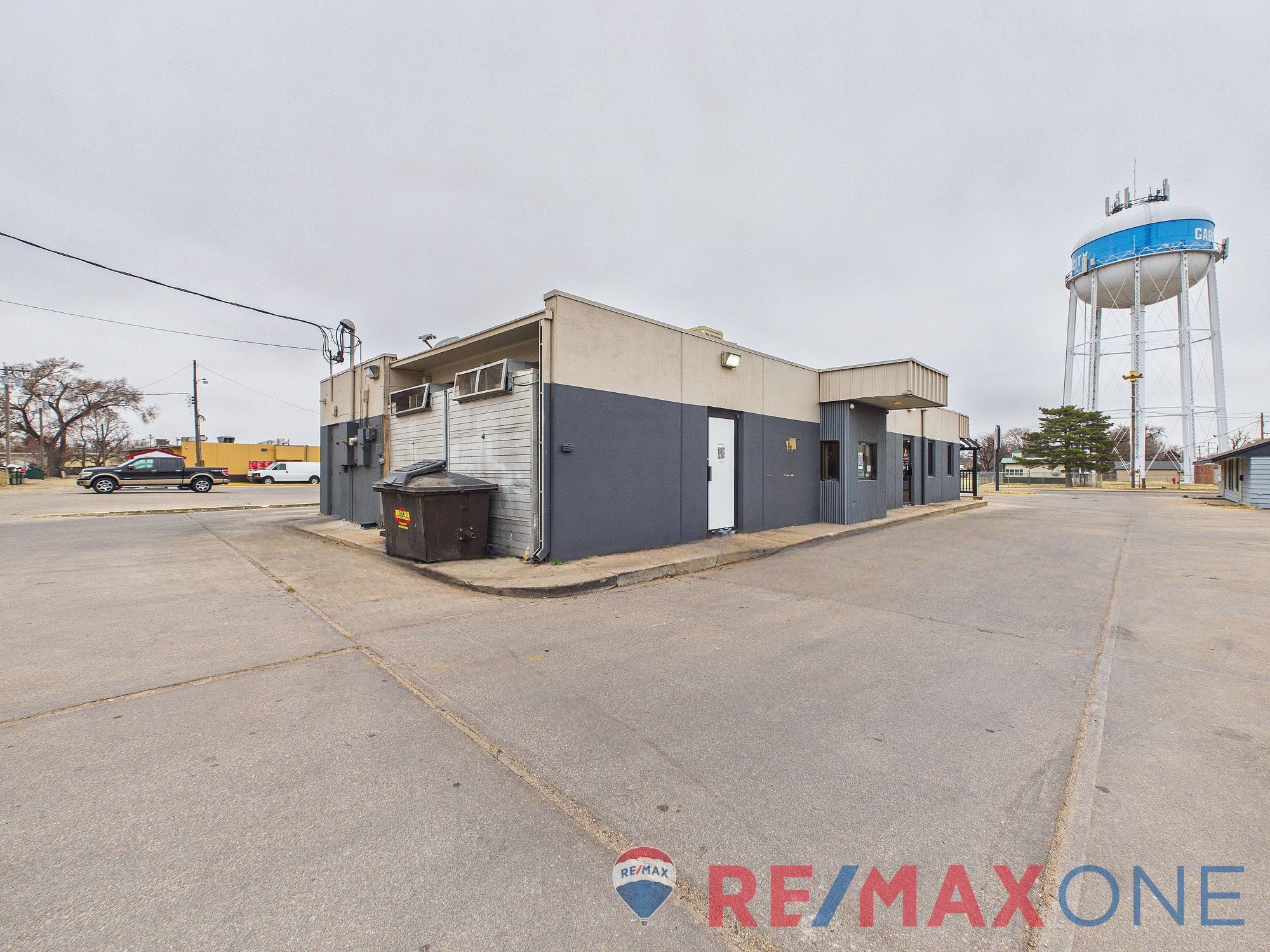 108 West Kansas Avenue