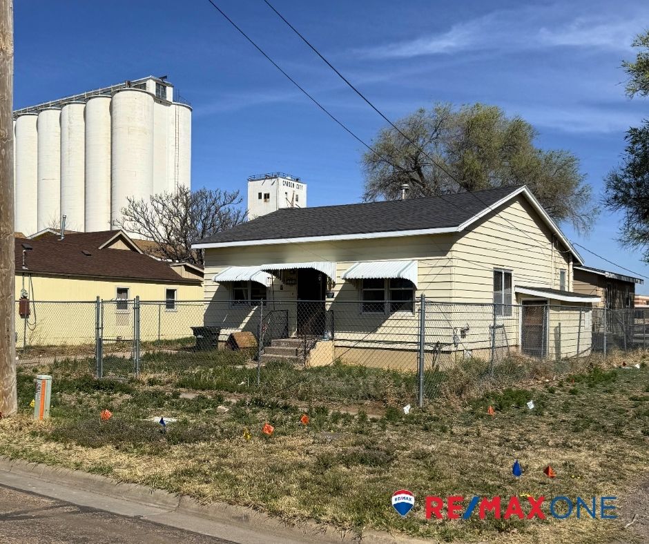 305 East Santa Fe Street