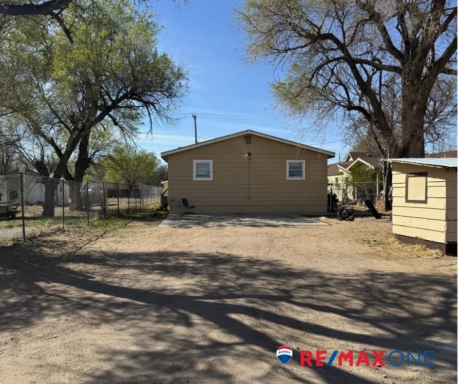 305 East Santa Fe Street