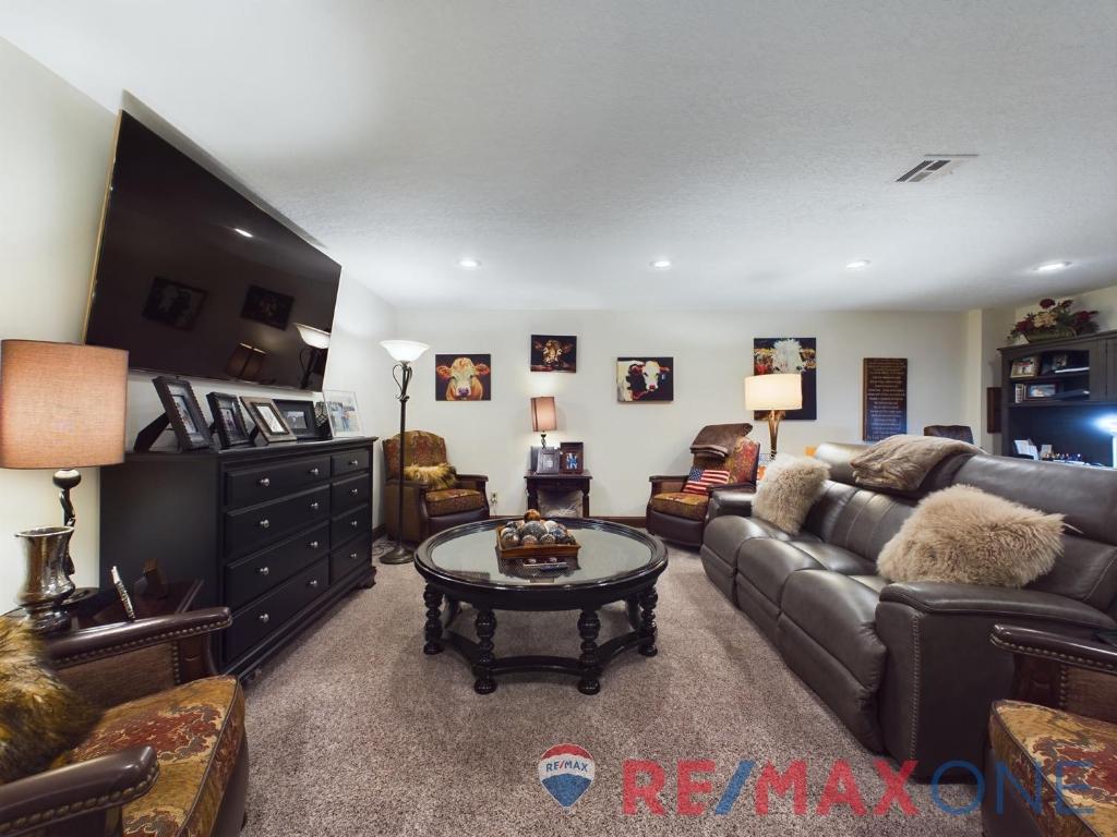 3306 Eagle Drive